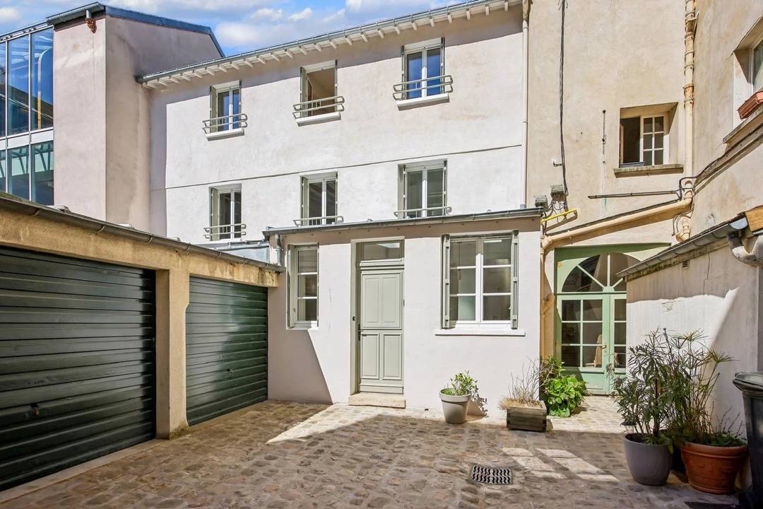 VERSAILLES MONTBAURON – FAMILY TRIPLEX, THE SPIRIT OF A TOWNHOUSE