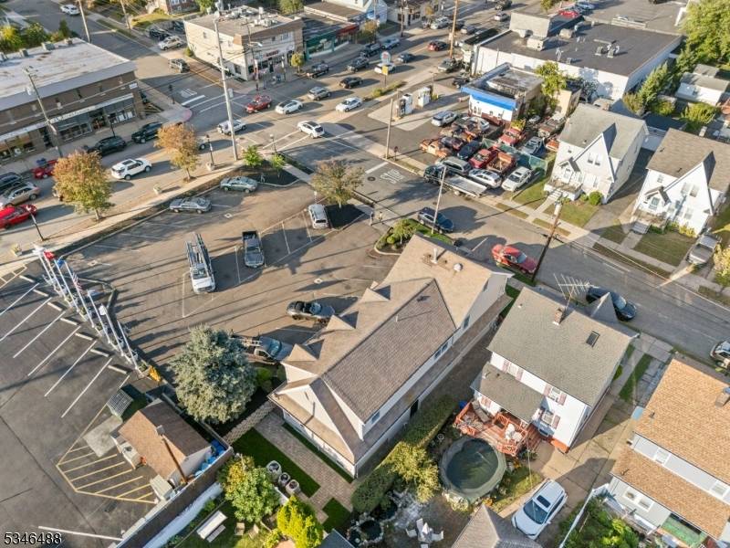 Completely renovated 4, 000 sq.