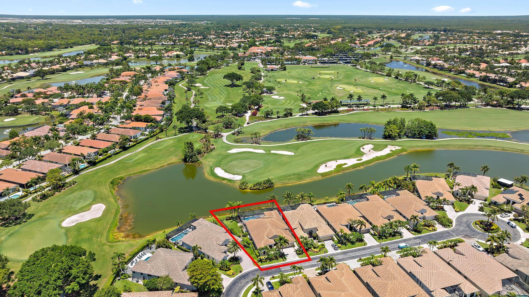 IMMEDIATE PREMIER GOLF MEMBERSHIP AVAILABLE WITH THE PURCHASE OF THIS HOME.