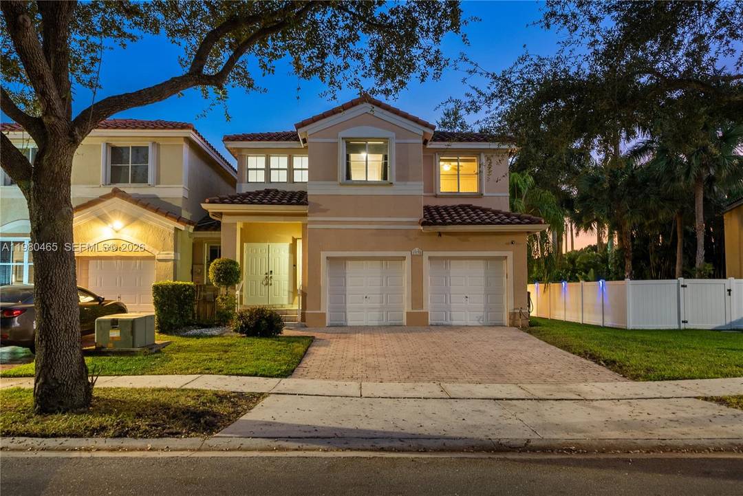 This 4 bedroom, 2. 5 bathroom residence offers 1, 869 square feet of thoughtfully updated living space throughout, combining modern interior improvements with functional design and access to resort style ...