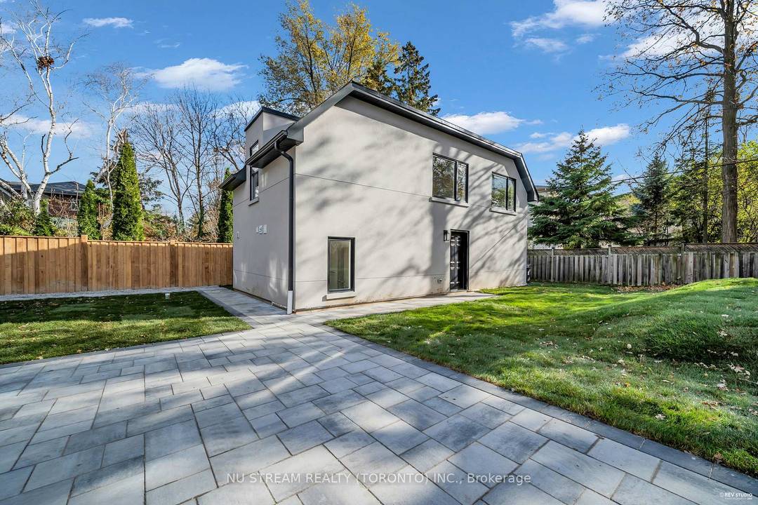 Brand New 1300sqft 4bedroom detached Garden Suite close to Yonge amp ; Finch subway Be the first to live in this 2 floor brand new garden suite, located in an ...
