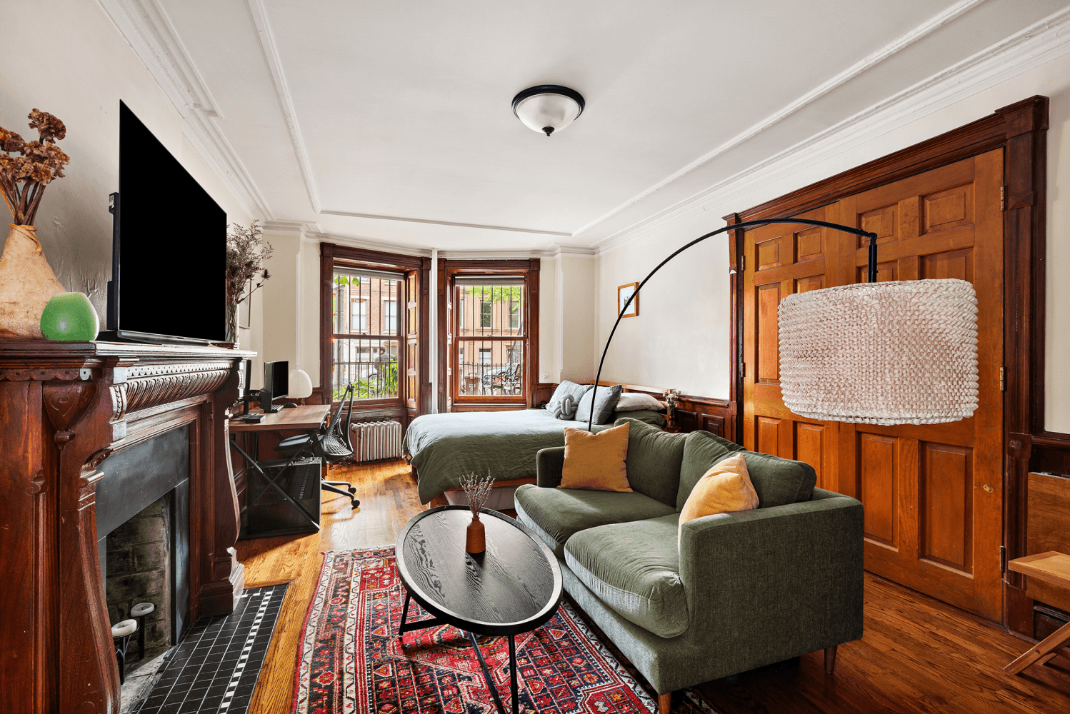 Welcome to this most charming studio in a coveted North Park Slope location, just moments from Prospect Park, top rated dining, cozy caf s, and the best of the neighborhood's ...
