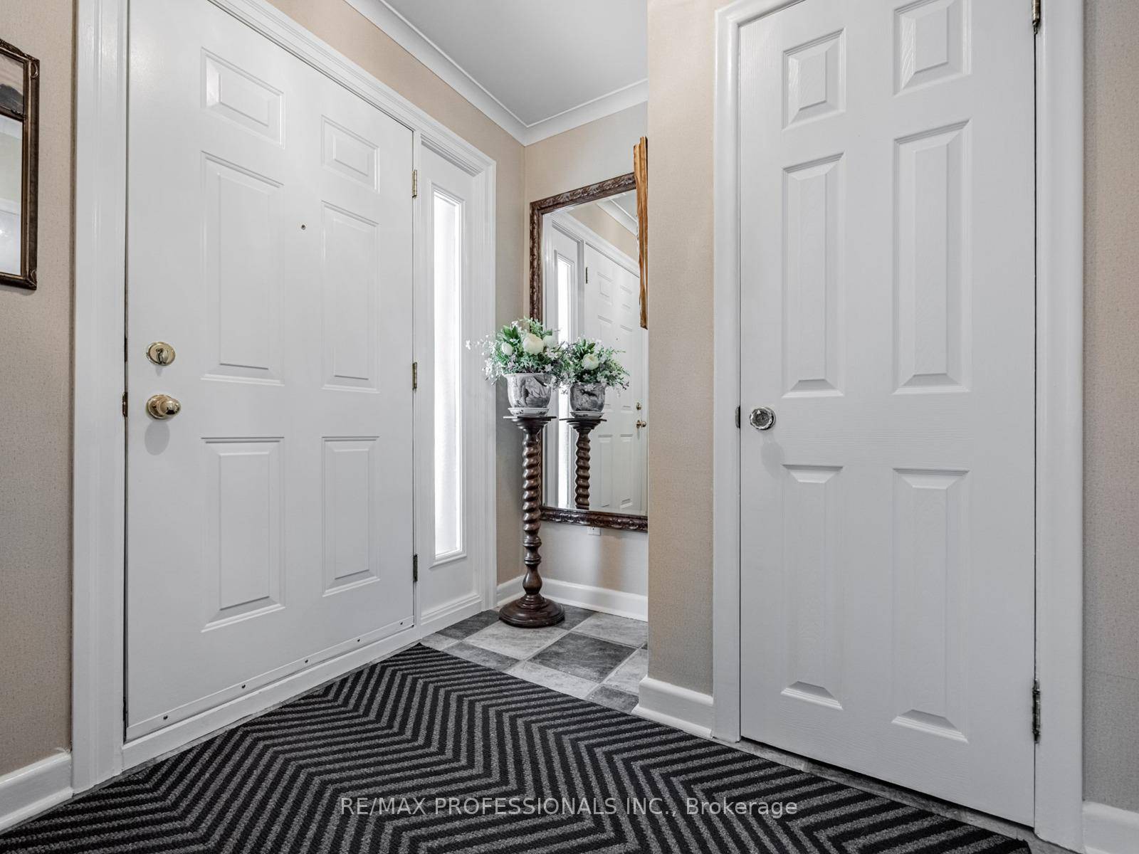 Welcome Home ! Highly sought after Princess Rosethorn Neighbourhood.