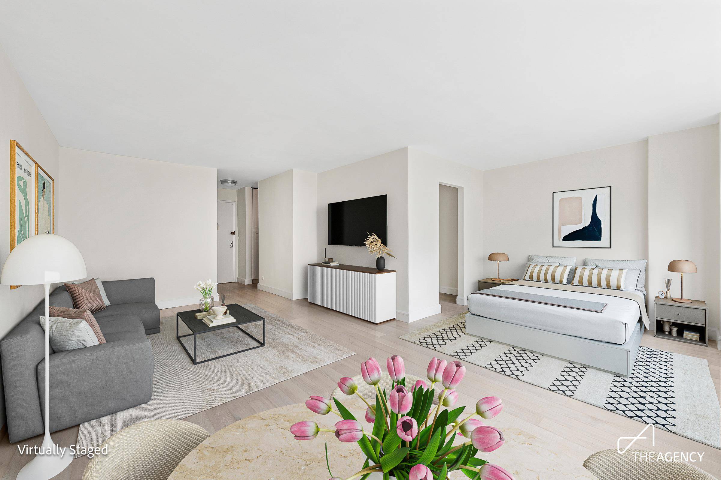 This large alcove studio has great light and very pleasant views of the trees and gardens of the central Lincoln Towers courtyard.