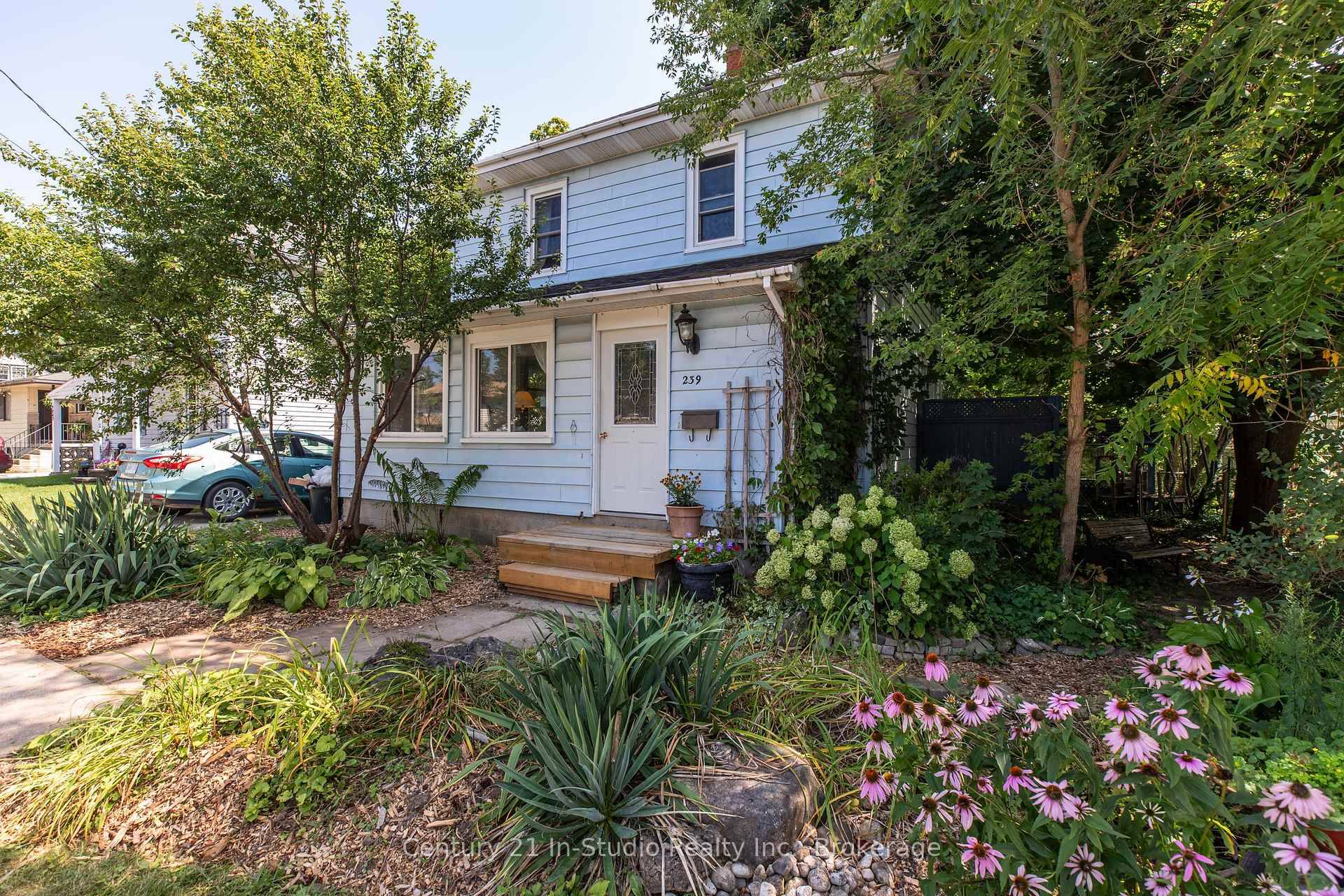 Attention Gardeners and Pet Lovers your dream home awaits.