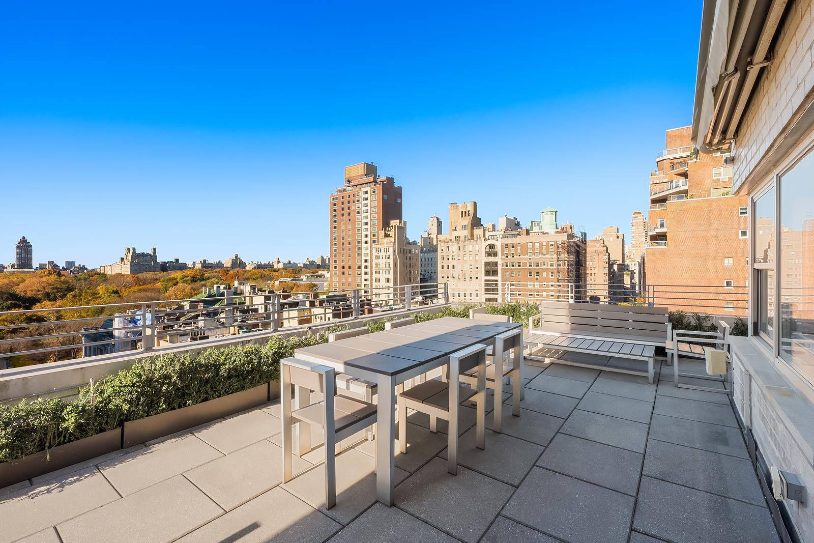 Welcome to this stunning 3 bedroom, 3 bathroom residence at 40 East 78th Street, where luxury meets location in the heart of the Upper East Side.