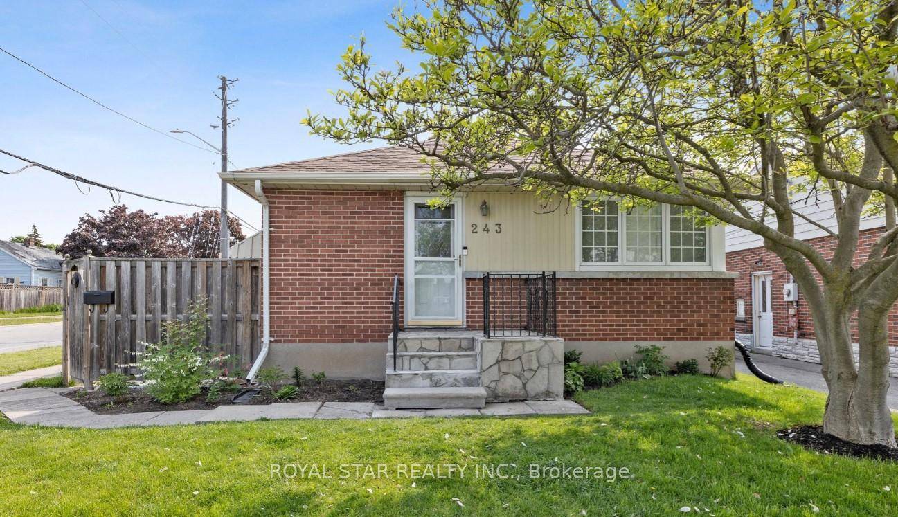 Discover This Upgraded Corner Bungalow Main Floor Unit With 3 Bedrooms, 1 Living Room And 1 Bathroom In The Heart Of Desirable Donevan Community.