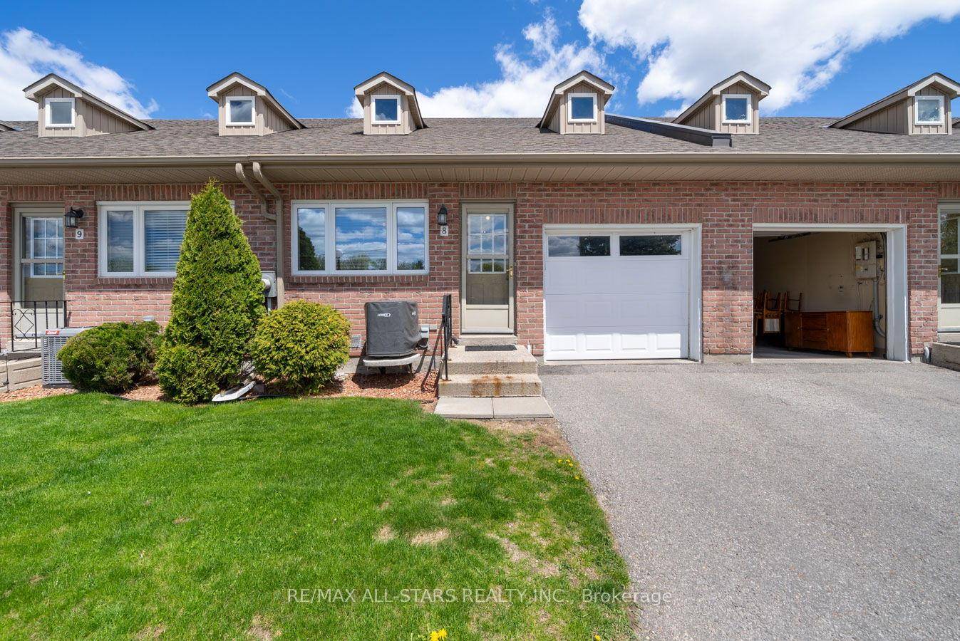 Highly sought after and rarely offered 2 bedroom condominium with single garage in Leewinds Condominiums ; ideally situated in downtown Port Perry for ease of access walk to shops, banks, ...