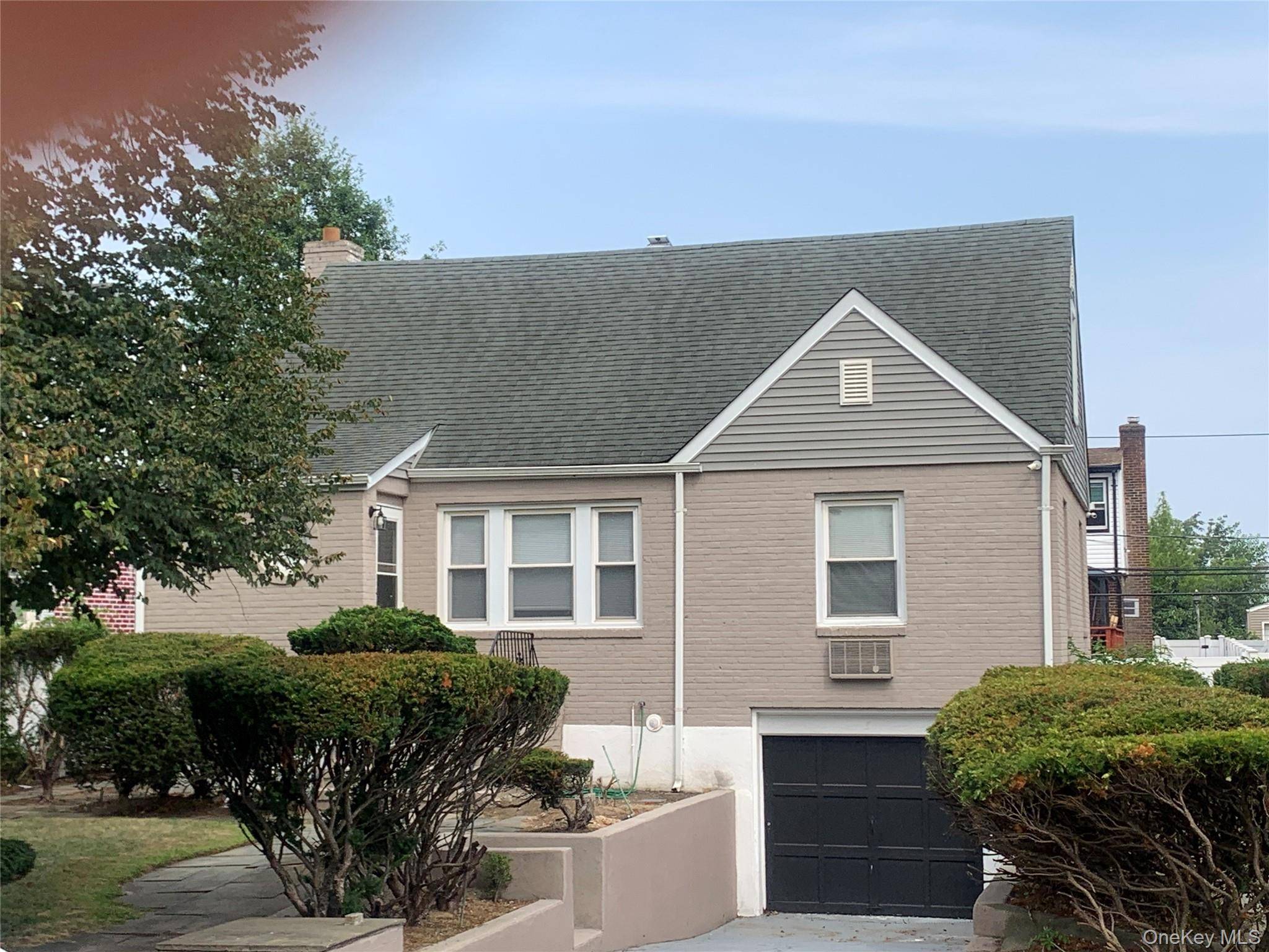 Entire Cape house which consist ot two full bathroom, four bedrooms, updated kitchen with stainless steel appliances, formal dining room, very large family, full finish basement with working washer and ...