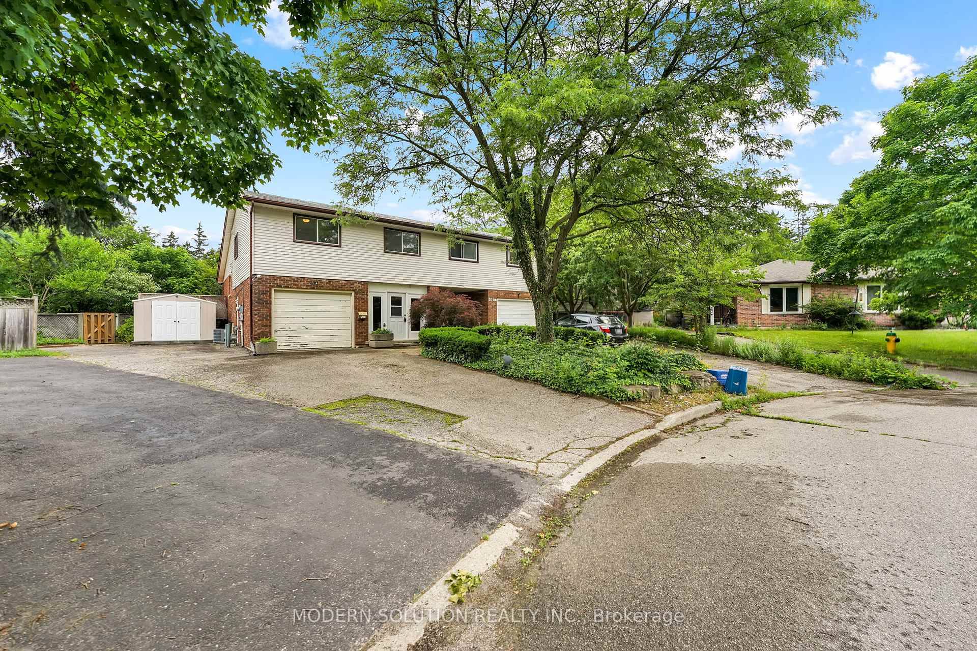 Beautiful and meticulously maintained 3 2 bedroom home in a family friendly court and close to University of Waterloo and Wilfred Laurier University