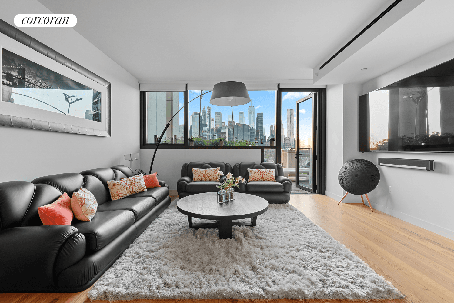 A stunning retreat in the heart of Brooklyn Bridge Park !