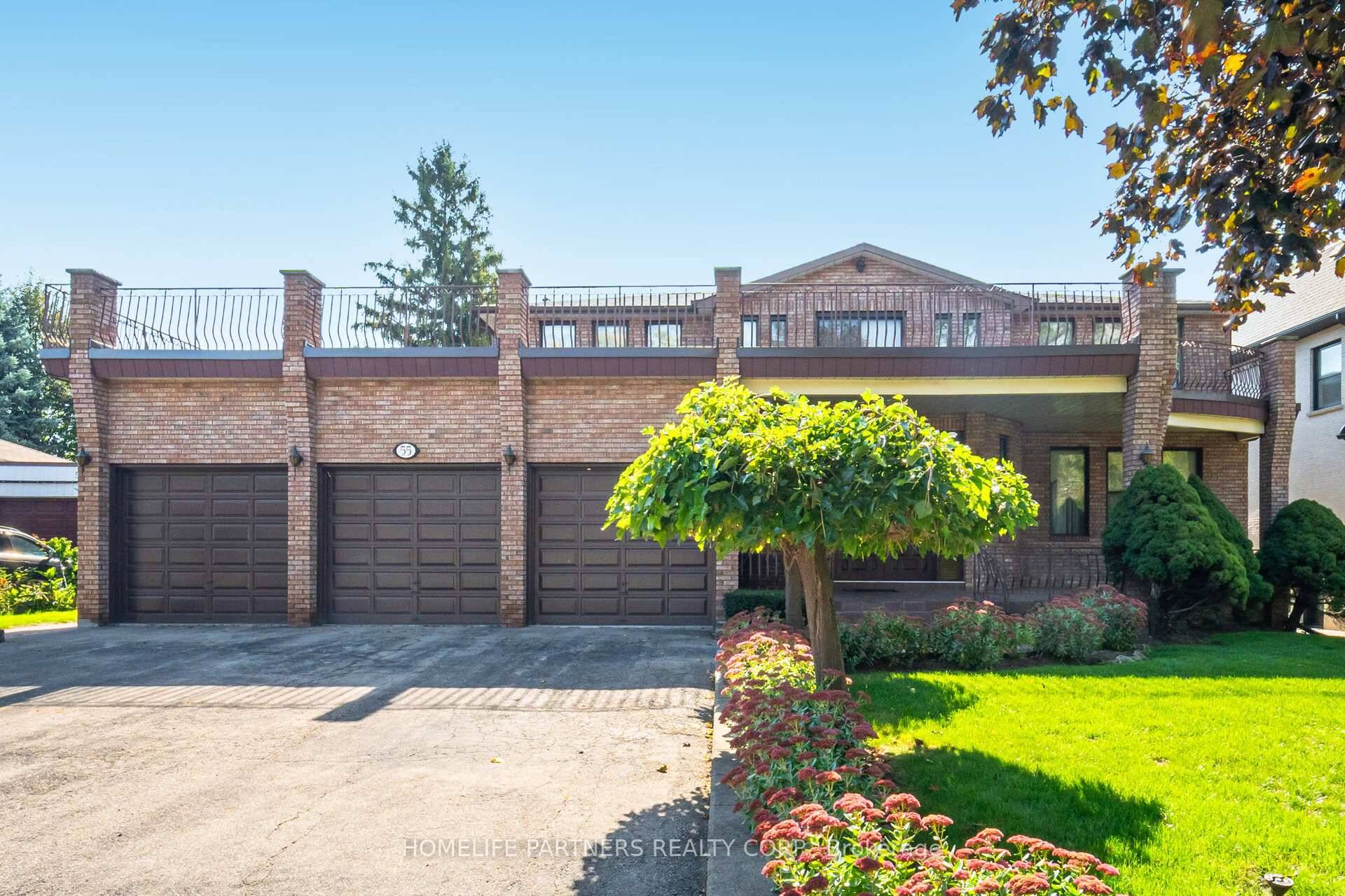 Custom Home ! Expansive 3, 768 sq.