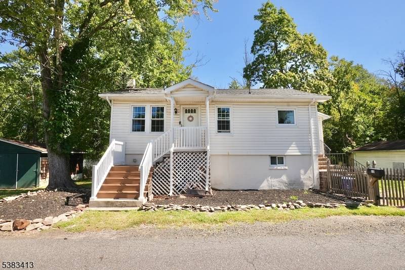 Welcome to this charming move in ready ranch located in the heart of West Caldwell !