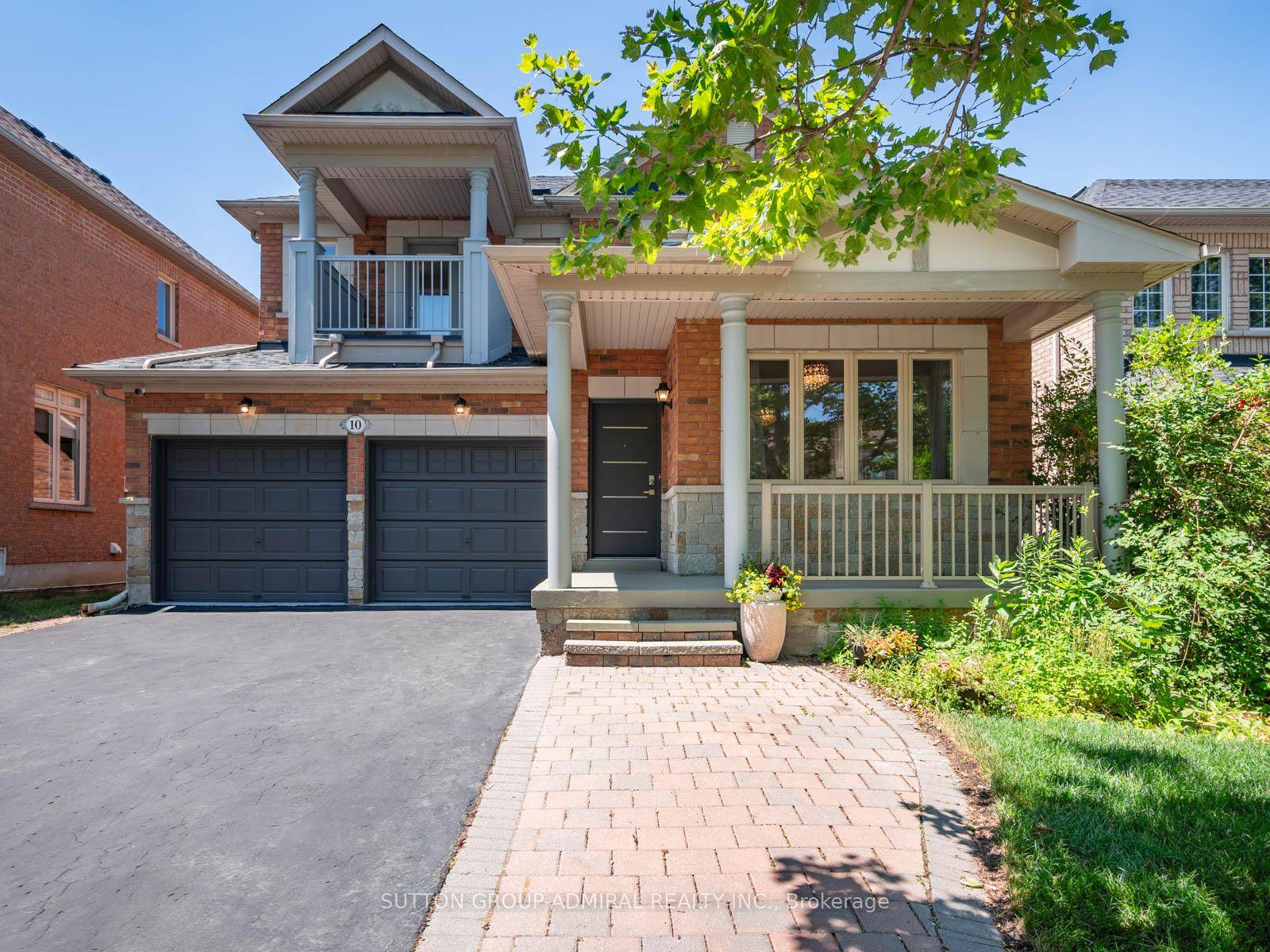 Live in Patterson one of Vaughan's most sought after family friendly communities !
