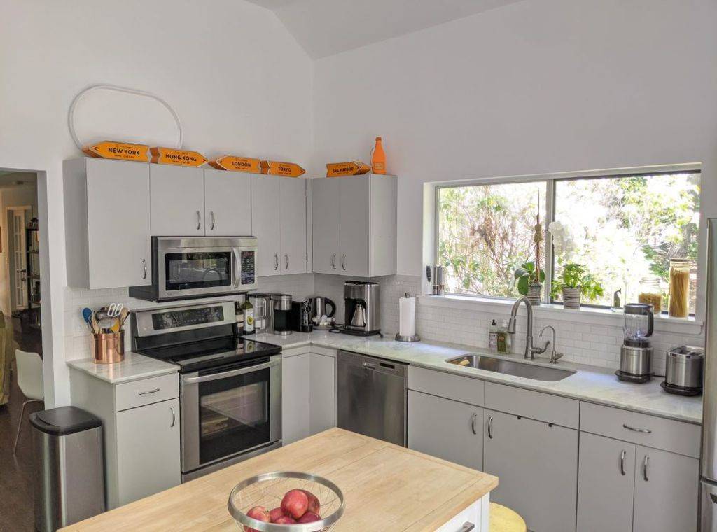 Experience serenity in this Sag Harbor 3-bed, 2-bath home!