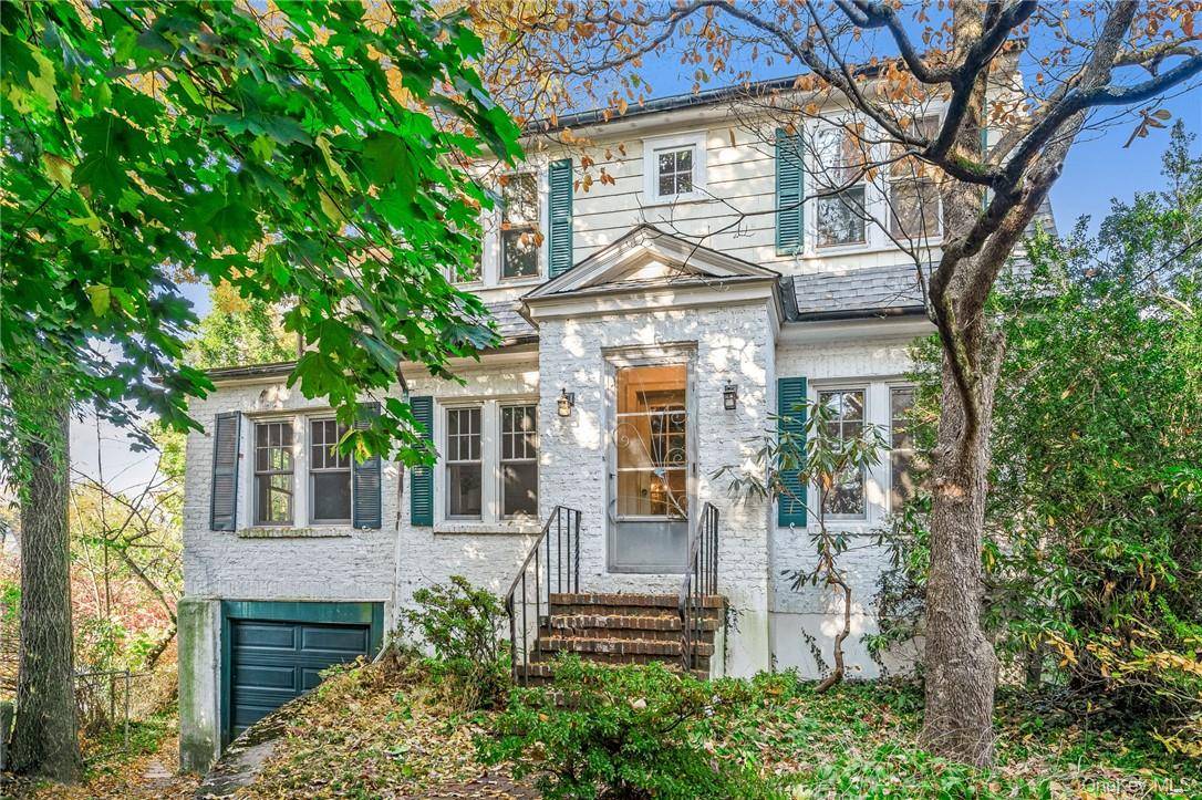 Ideally located in the heart of Larchmont Village on a quiet dead end street.