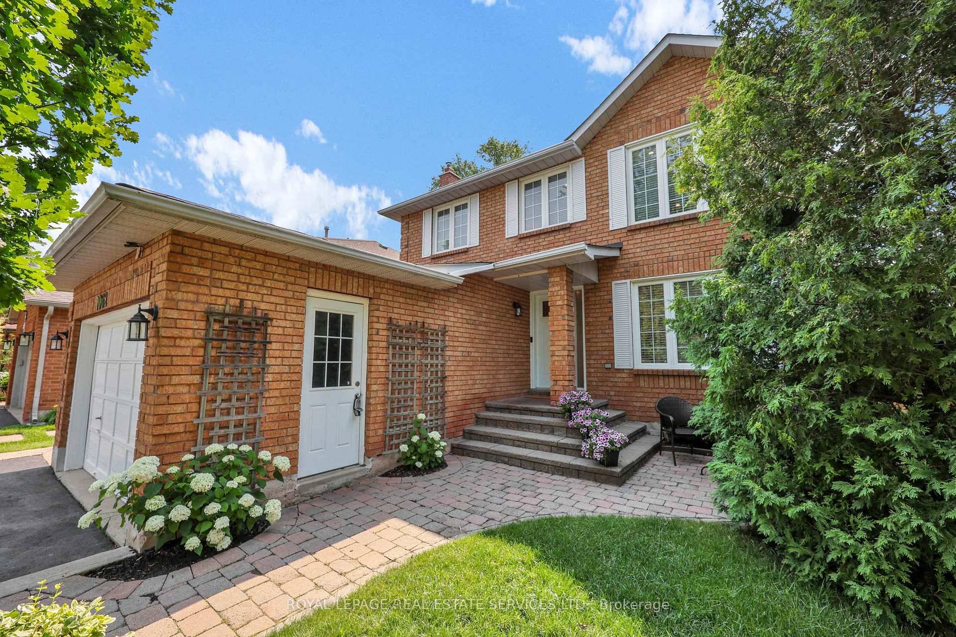 Located on a premium tree covered lot in Oakville's highly coveted Wedgewood Creek, this beautifully updated, move in ready residence truly has it all.