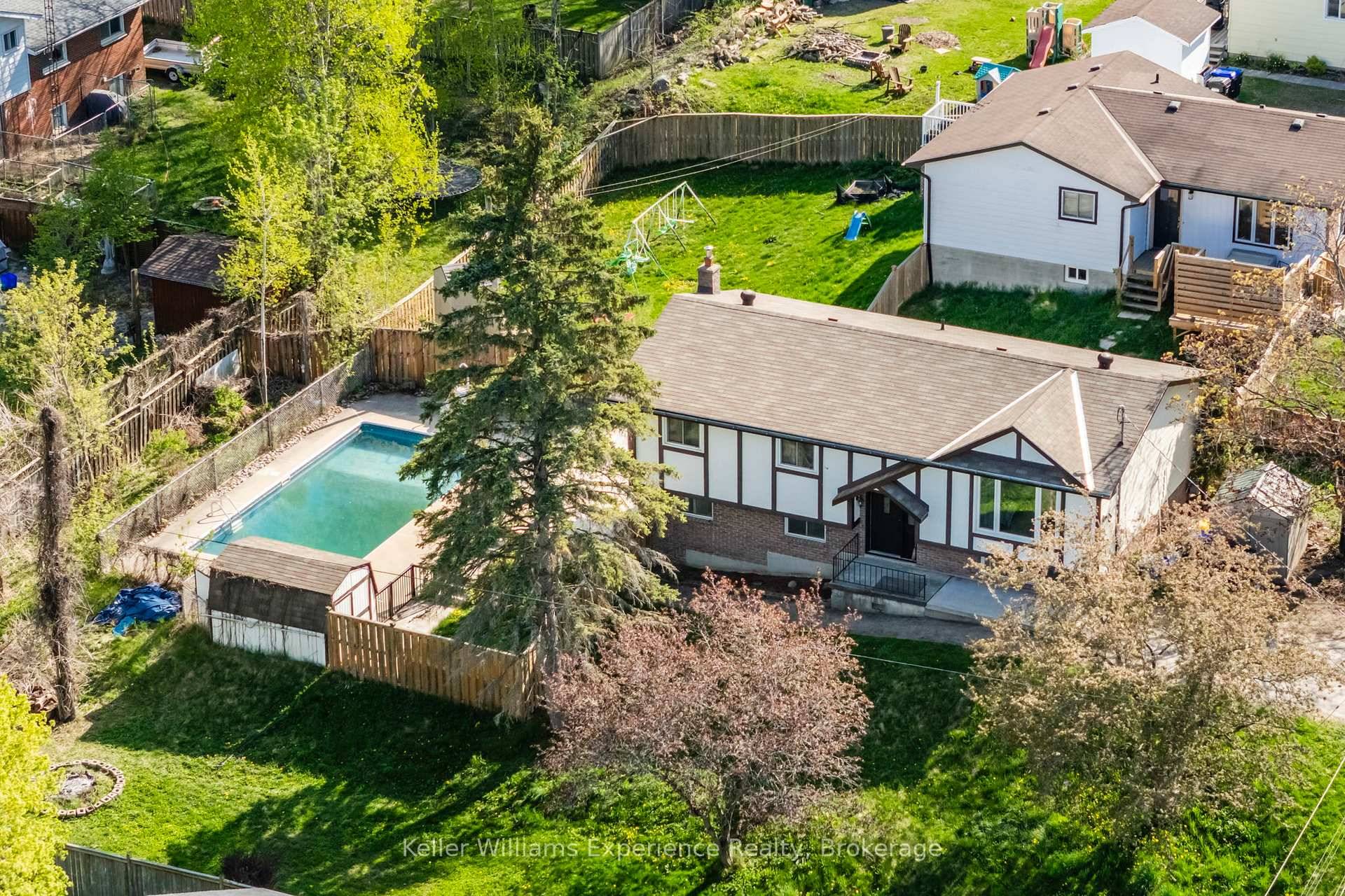 Welcome to 487 Nottingham in beautiful Port McNicoll.