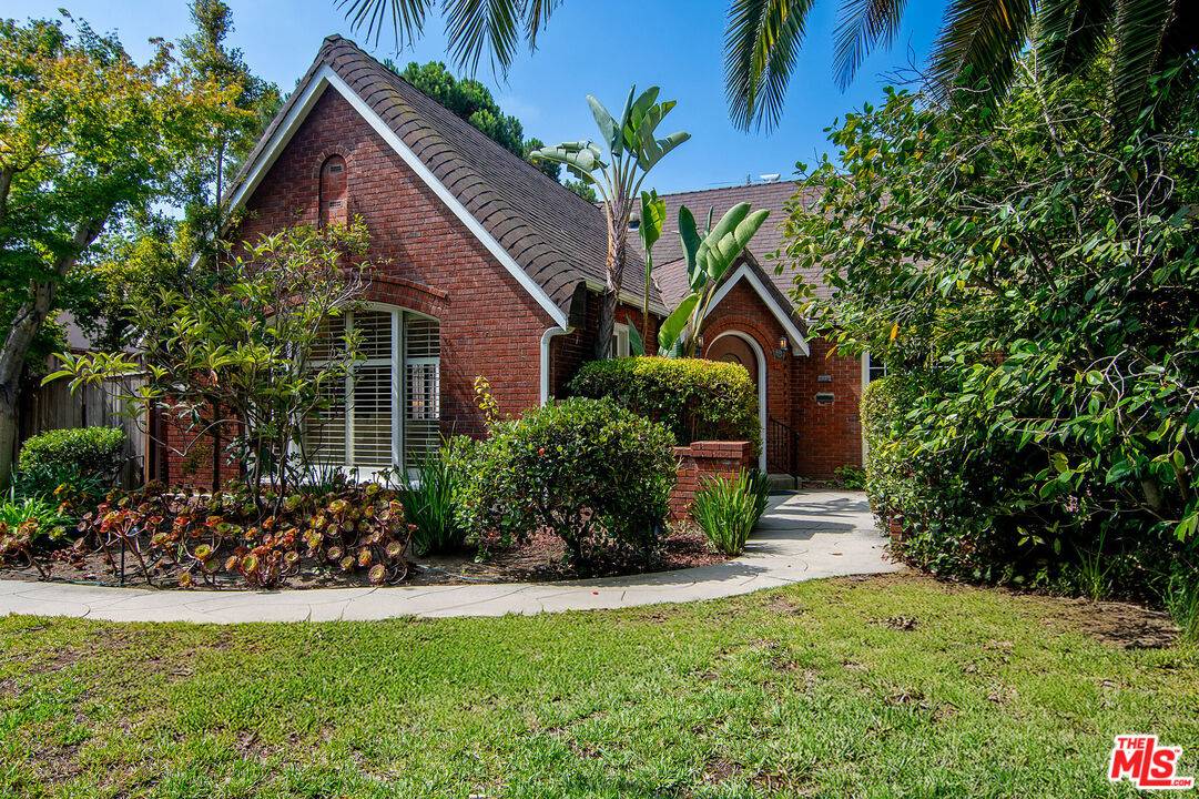 212   16th St 6BR Pacific Palisades La