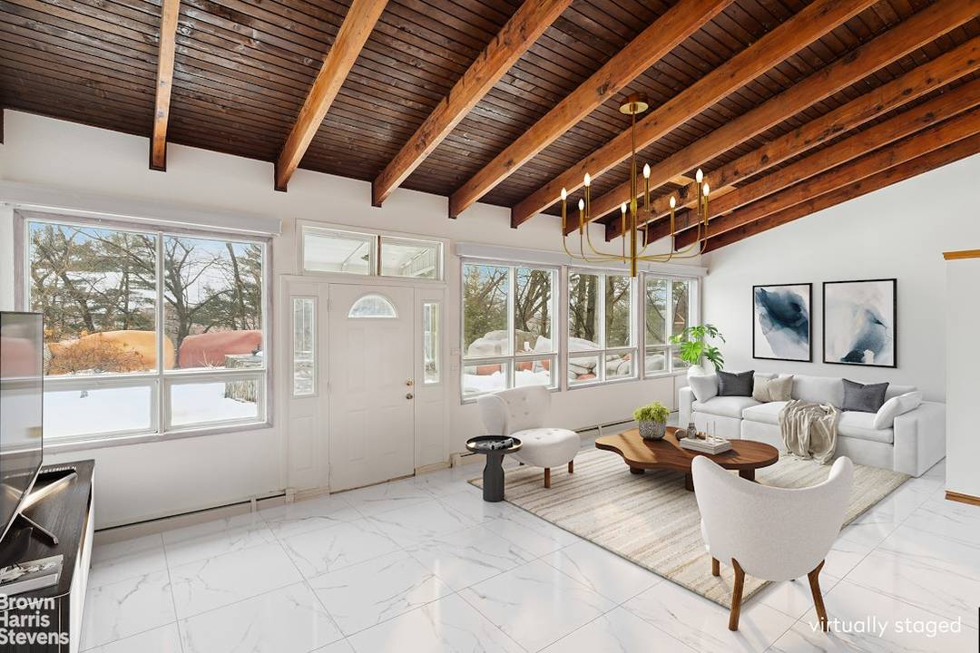 Make this house your own !