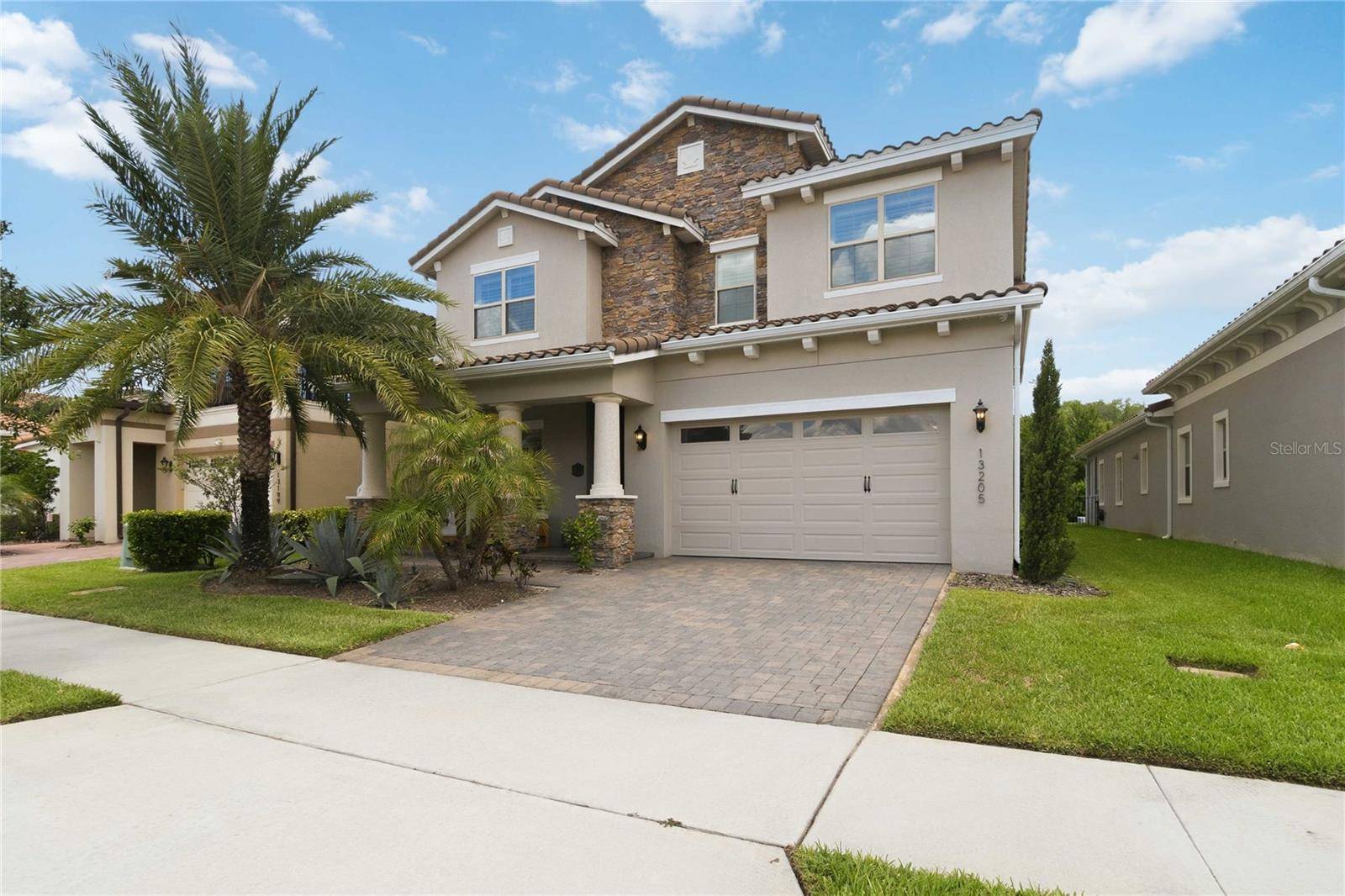 Under contract accepting backup offers.