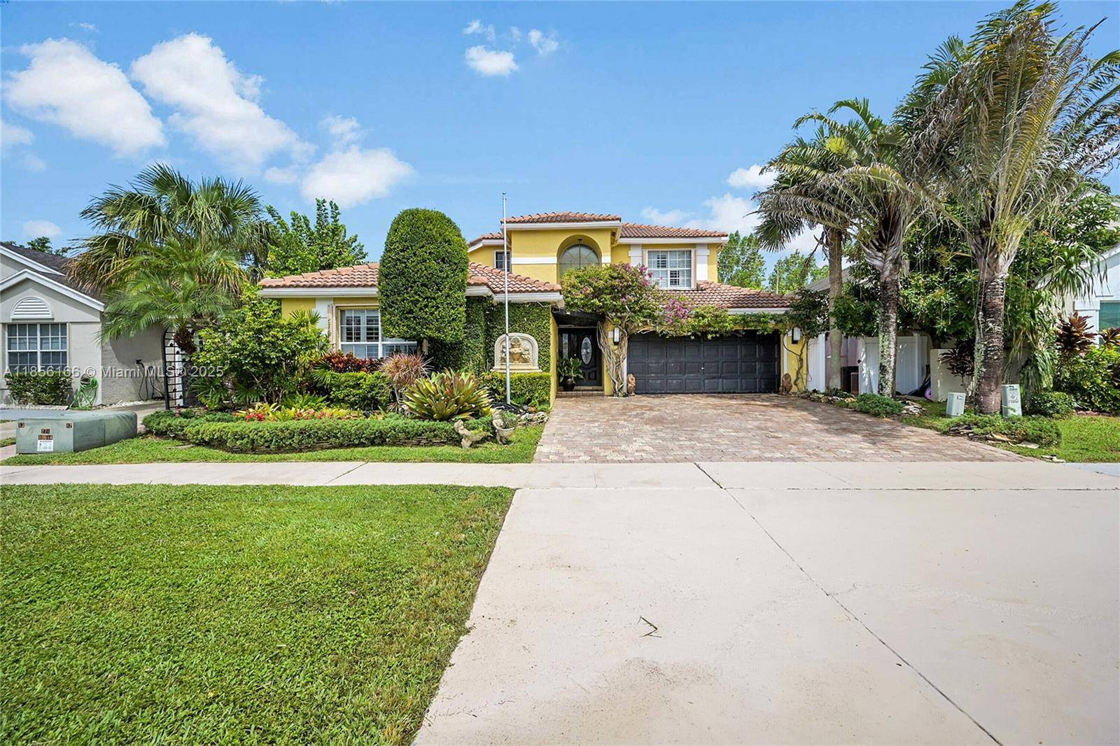 Beautifully upgraded 4 bedroom 2 suites, 3.