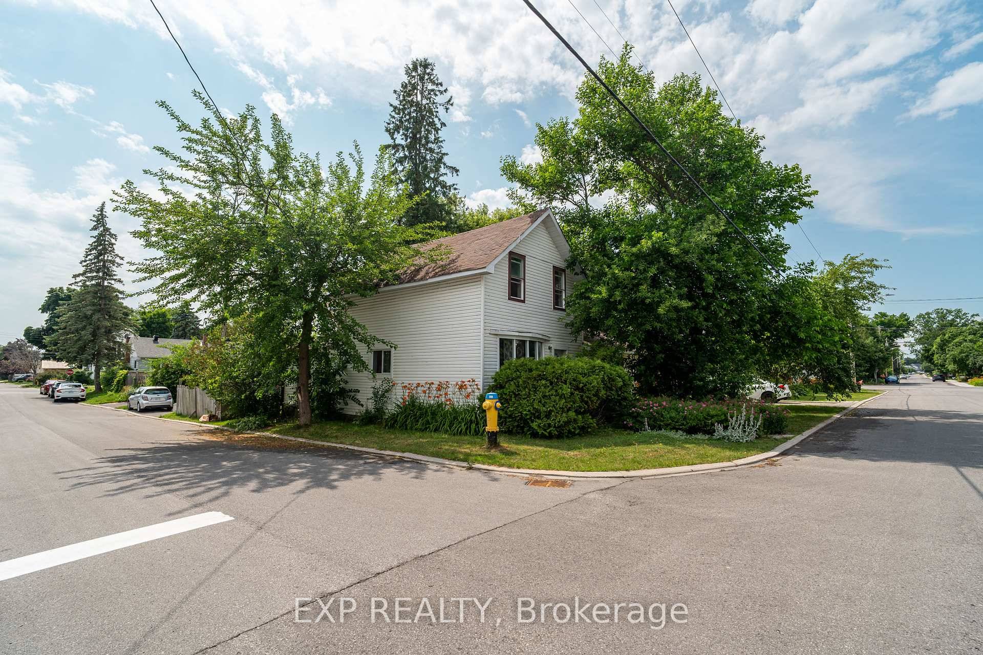 Charming Century Home in Carleton Place !