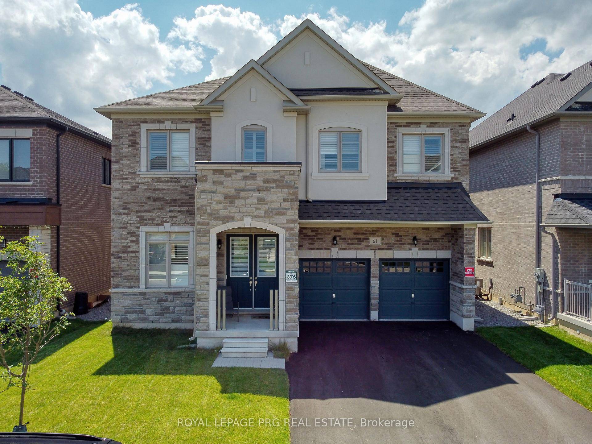 PRICED TO SELL ! Stunning Home Built By Quality Builder Green park Homes.