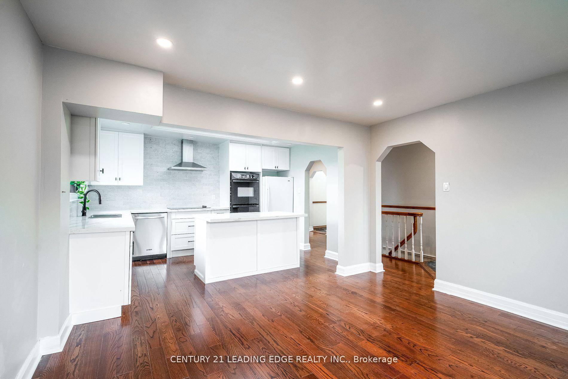 Discover 393 Canal Rd, a unique property offering a fantastic balance of rural living and commuter convenience.