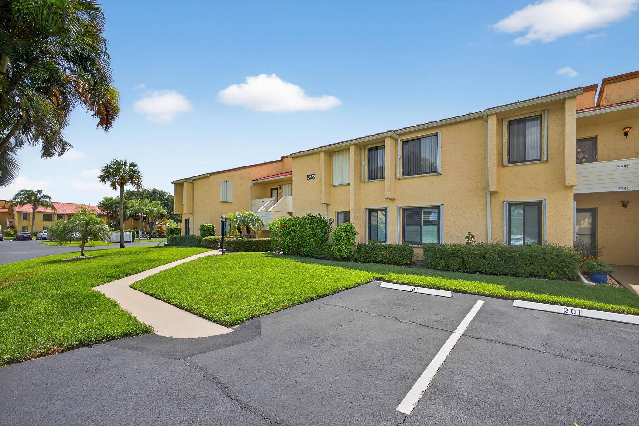 Enjoy the lifestyle you deserve in this renovated 2024 apartment in the Miles Grant Golf Club community.
