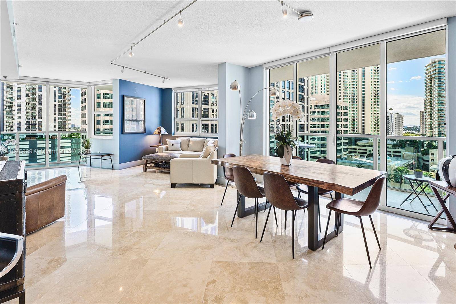 Experience Vibrant Downtown Living at One of Fort Lauderdale s Premier Luxury Addresses.