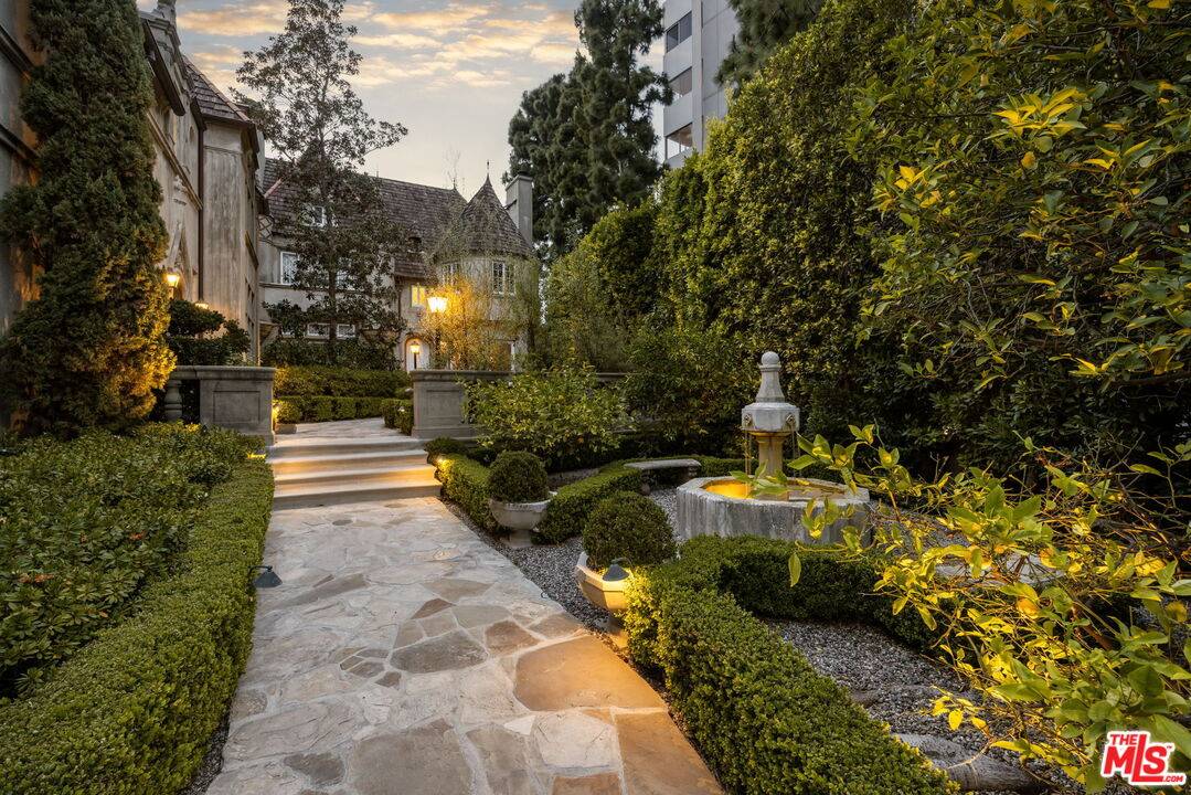 10341 Wilshire Blvd 2BR Westwood La