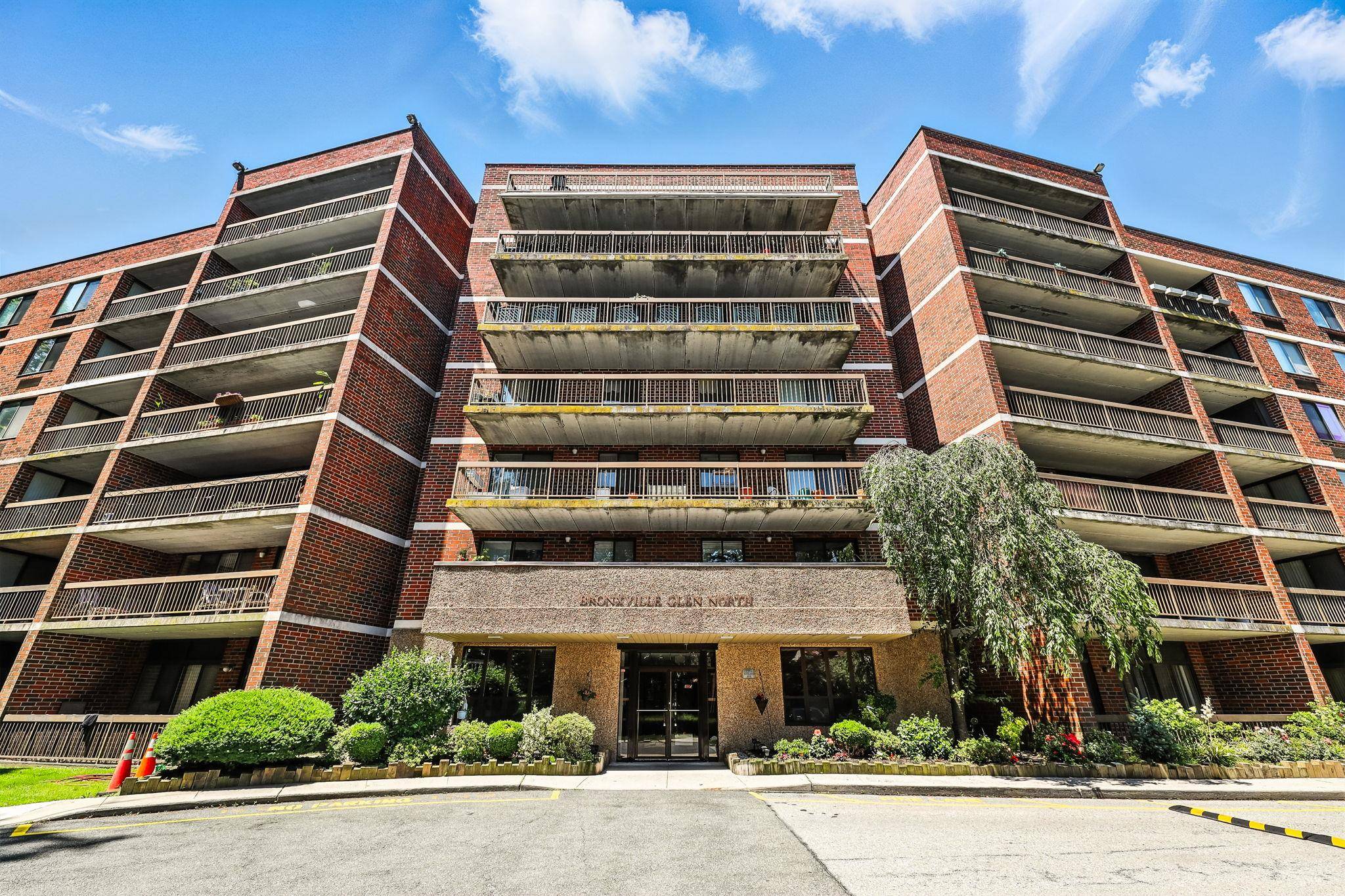 Unusual Penthouse Residence This spacious one bedroom, two bath apartment offers open concept living and a generously sized balcony accessible from both the living room and bedroom.