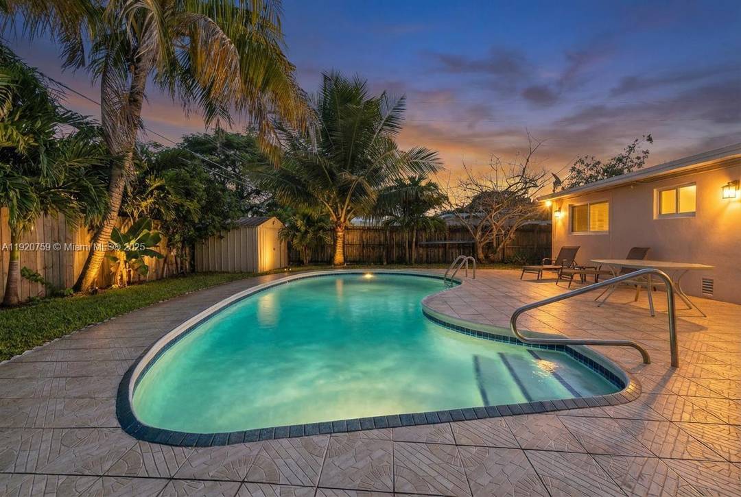 Priced to Sell ! ! Charming !