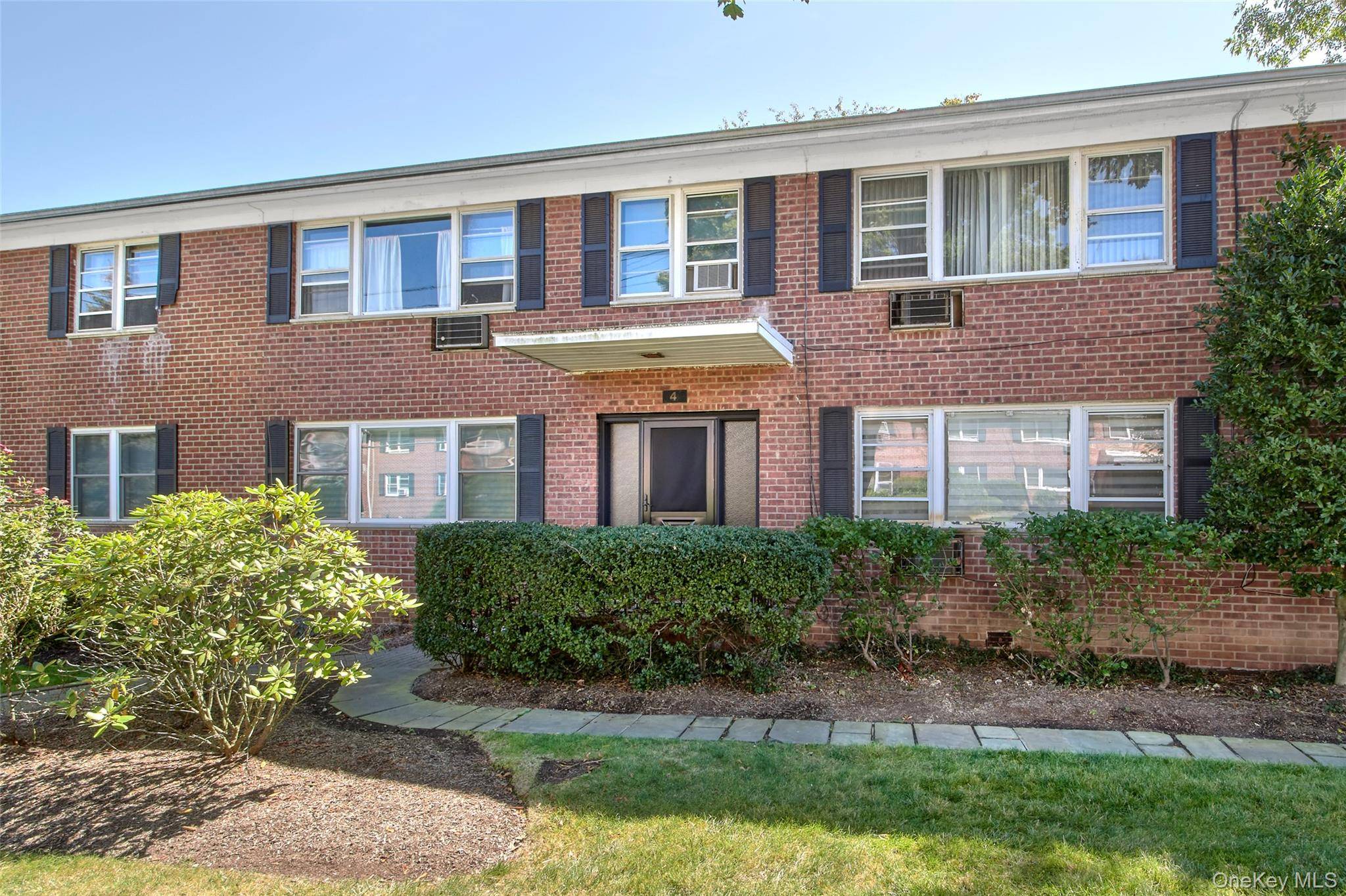 Multiple Offers ! Please submit highest and final offers by Tuesday September 9th at 3 00 PM Welcome to Rye Wood Gardens !
