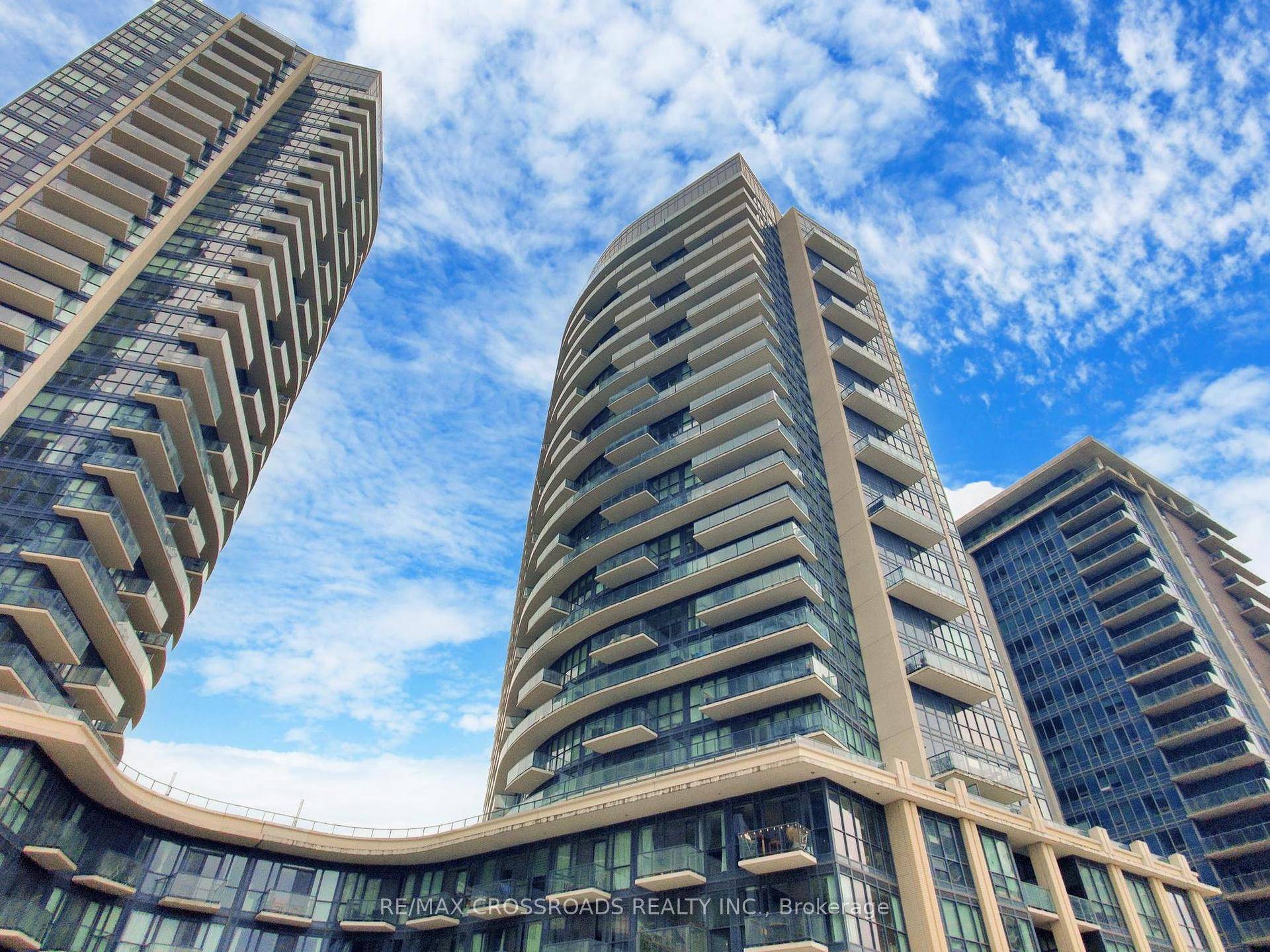 Sun filled unit at high level with Lake View.
