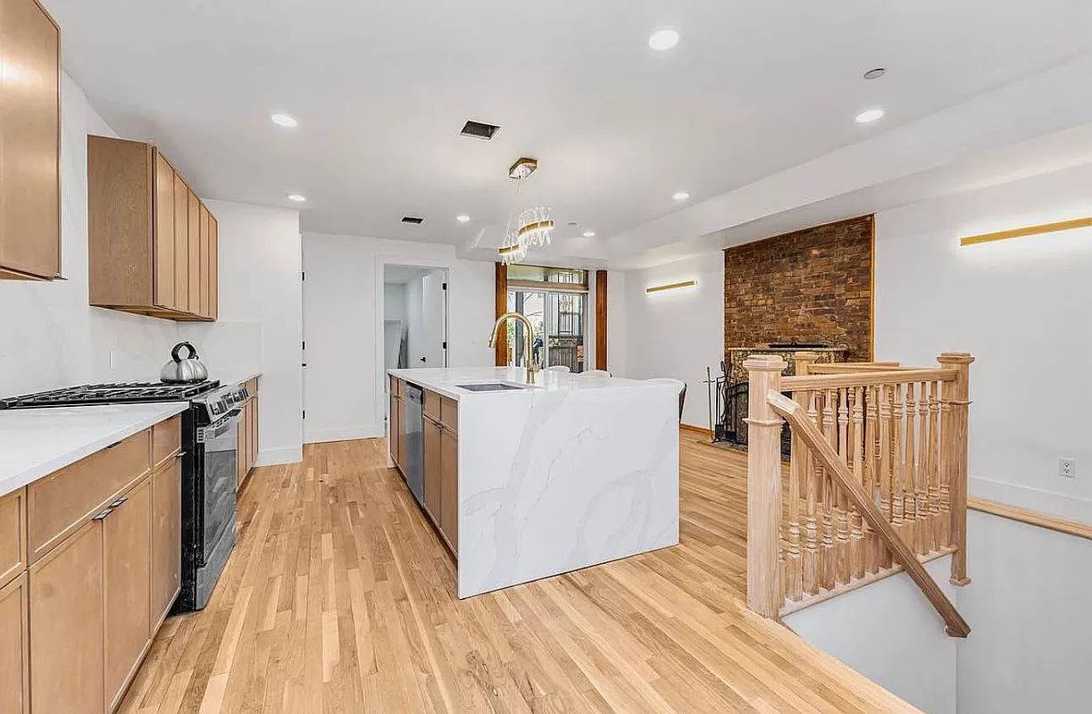 Newly Renovated 2 Bedroom 3 Bed Flex 2 Bath Duplex with Private Outdoor Space in South Harlem Brownstone Welcome home to this beautifully renovated 2 bedroom, 2 bathroom duplex with ...