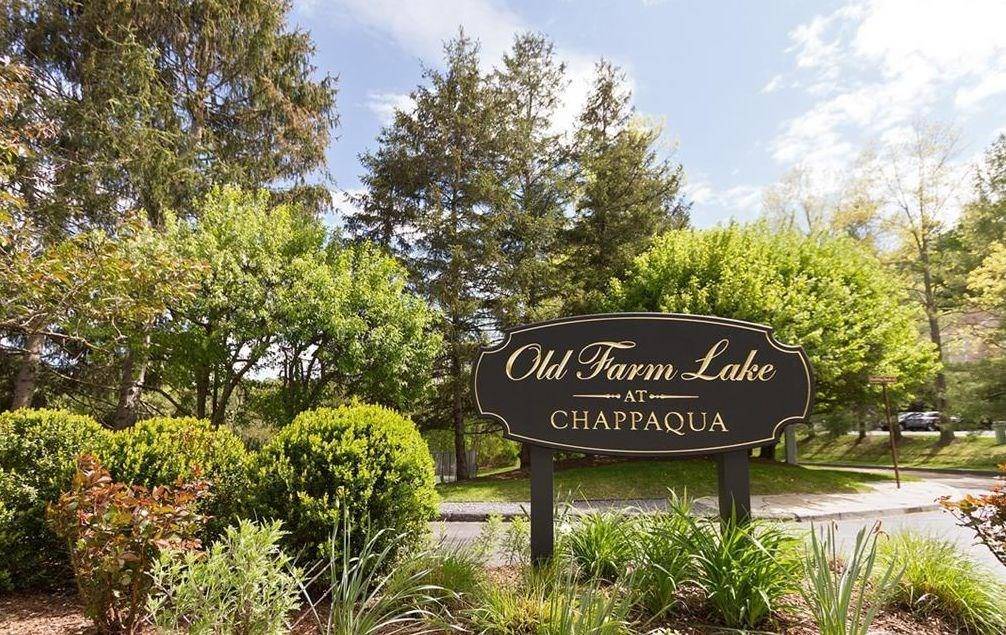 Beautifully maintained and renovated 2 bedroom unit all new windows, new kitchen, new bathroom, new heating and HVAC huge storage unit in basement, lots of storage flooded with sunlight, private ...