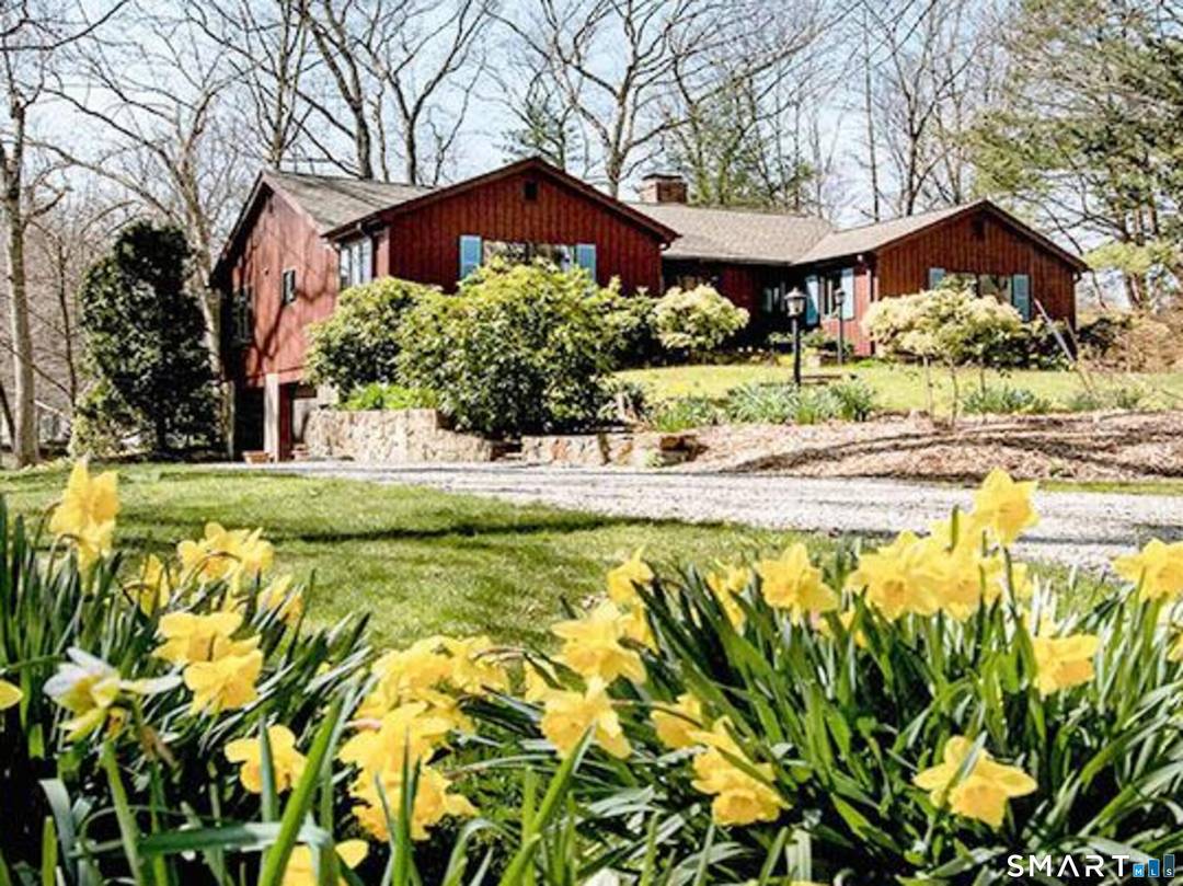 Set on Five Mile River with no flood insurance required !