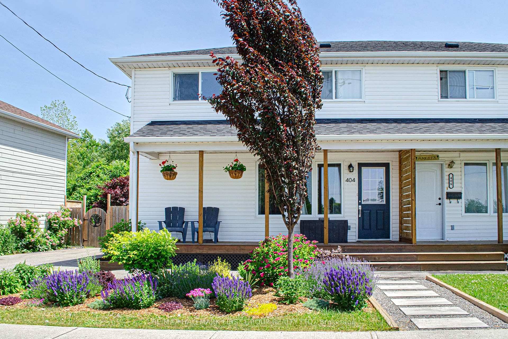 This 3 Bedroom home is on a quiet, family friendly, dead end street, yet close to all of Cobourg's amenities.
