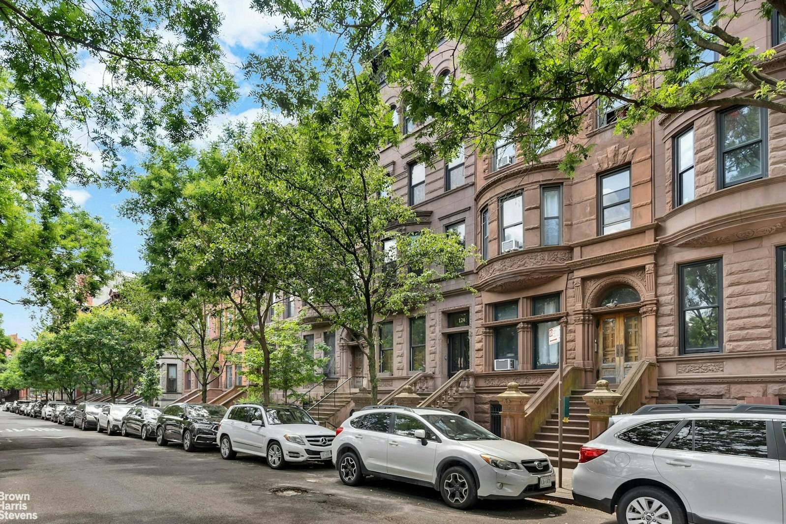 Historic Harlem Townhouse with Endless Possibilities Discover a rare opportunity to own a stately 5 story, 20 foot wide townhouse nestled in the heart of Harlem's most desirable enclave, the ...