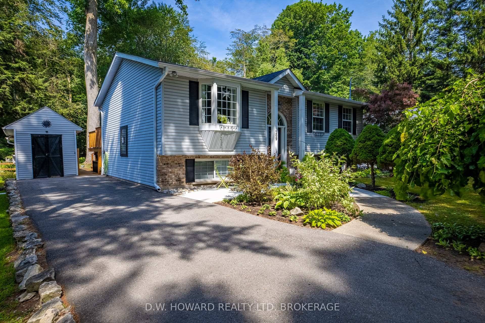 Welcome to this hidden gem !