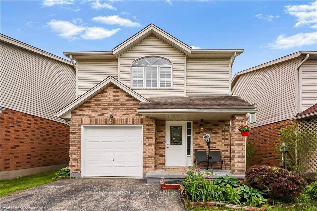 Upper Portion Only ! ! ! Beautifully maintained detached home in a highly desirable neighbourhood, walking distance to Sunrise Plaza with quick access to the highway.