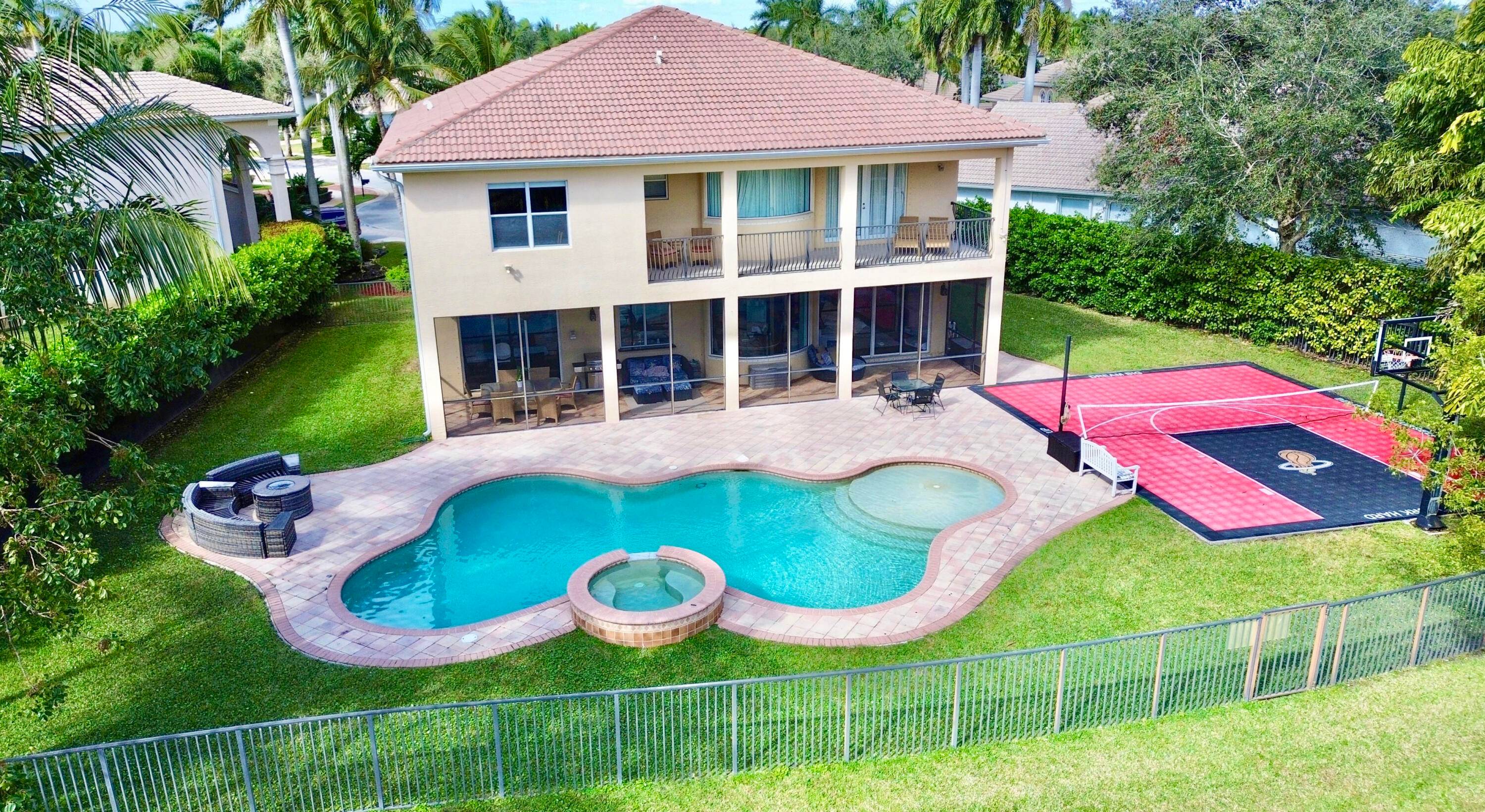 Set on an oversized, private cul de sac lot, this stunning lakefront property in Canyon Lakes offers everything you need to live the ultimate Florida lifestyle !