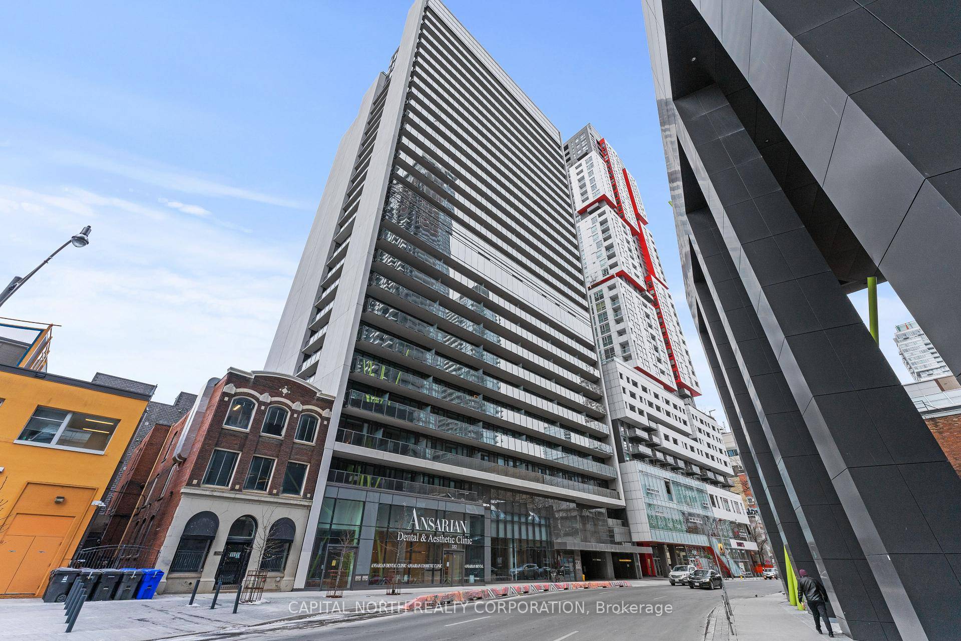 Executive Penthouse 2 Bed 2 Bath Condo, 10' Ceilings amp ; Floor To Ceiling Windows.