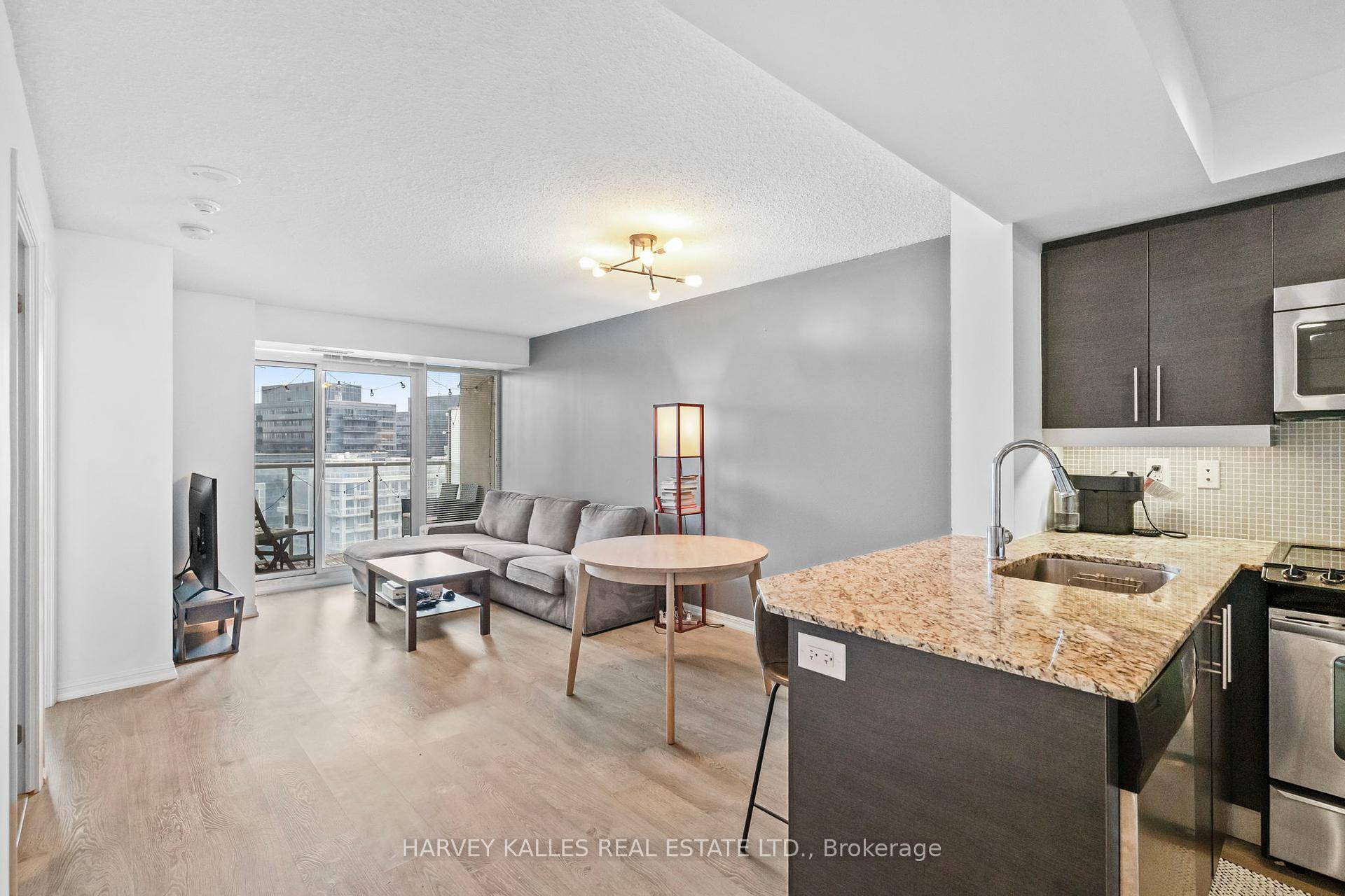 Welcome to Unit 1316 at 125 Western Battery Road, located in the heart of vibrant Liberty Village.