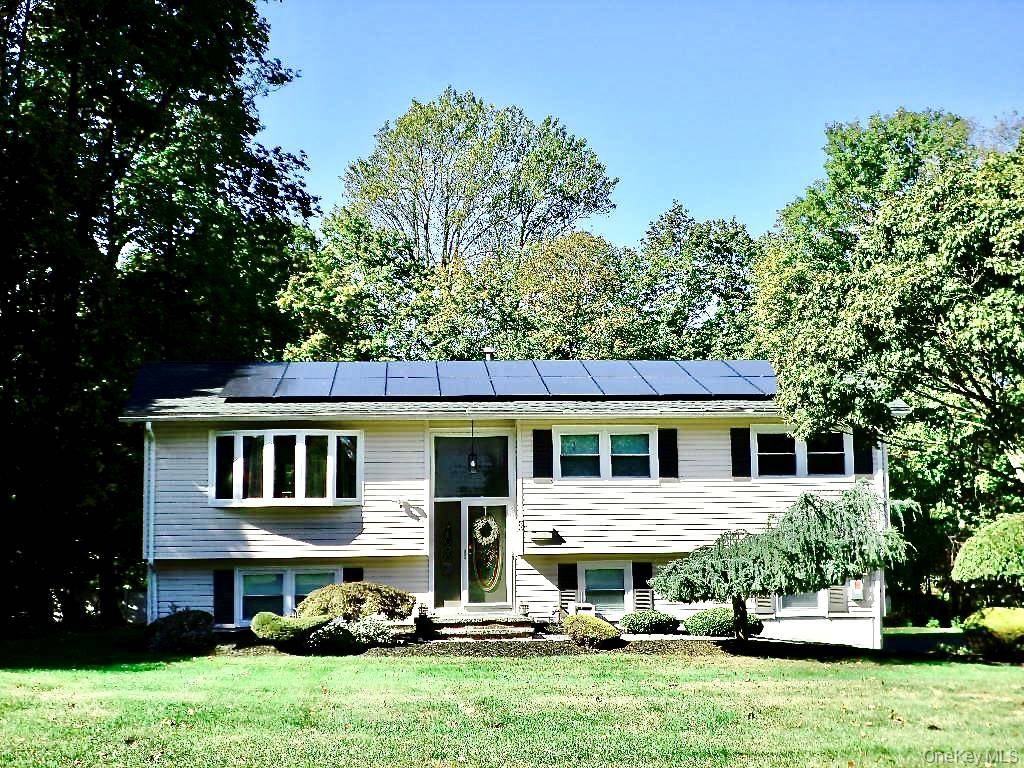 Welcome to 8 Jodi Lane a beautifully maintained 4 bedroom, 2.