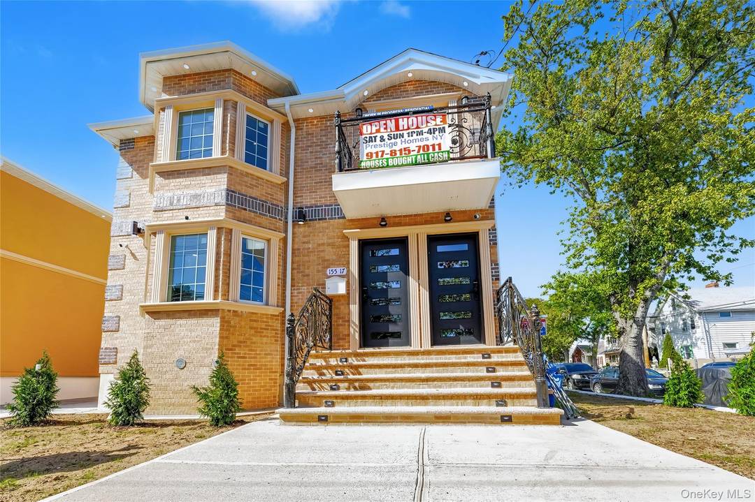 This impressive brand new construction offers an expansive 3, 000 square feet of living space excluding the basement on a desirable 40x110 lot.