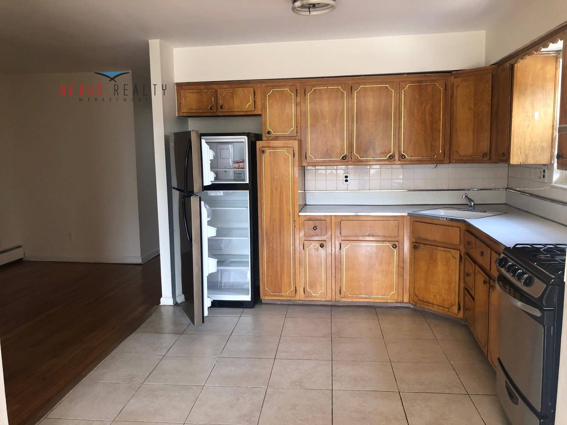 Huge 3 Bedroom Apartment in Astoria 2700Wonderful and bright 3 bedroom apartment on the third floor of a 3 family houseBright bedrooms with closet spaceLarge windows with lots of natural ...