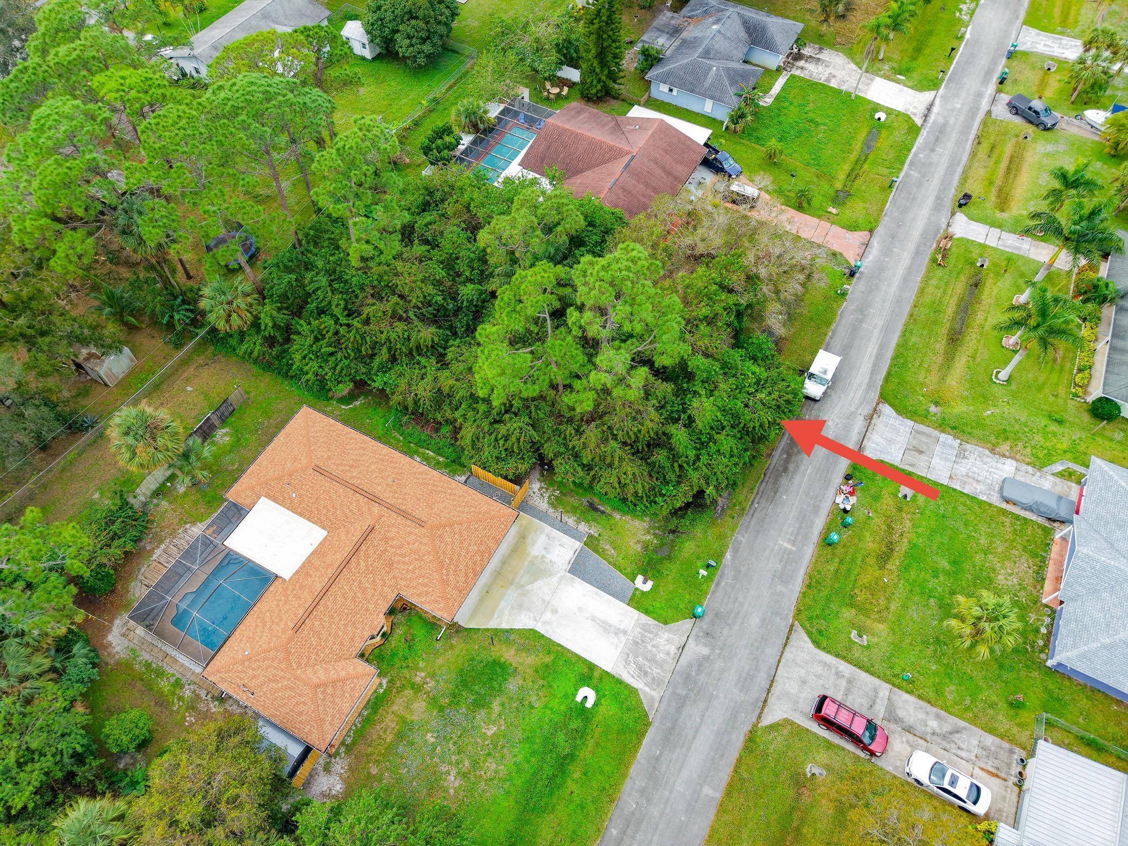 Discover the desirable Lakewood Park community !